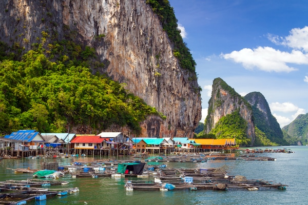 koh panyi village with the rock foundation clearly visable behind