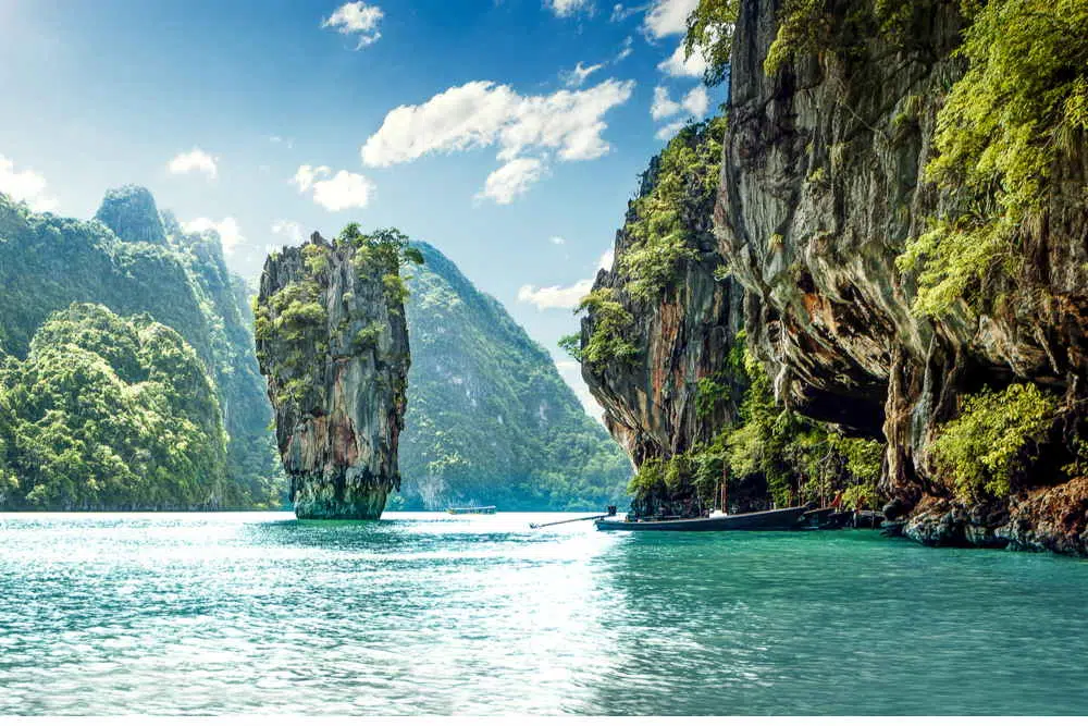 Scenic James Bond Island landscape with Ko Tapu visible in the foreground