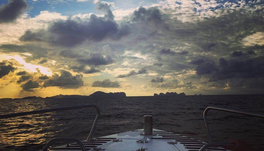 Simba Sea Trips boating cruising on the ocean