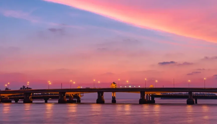 A view of Sarasin Bridge in Phuket at sunset.