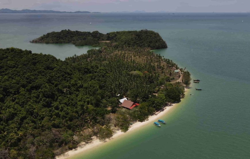 ‘Locals’ Island Tour