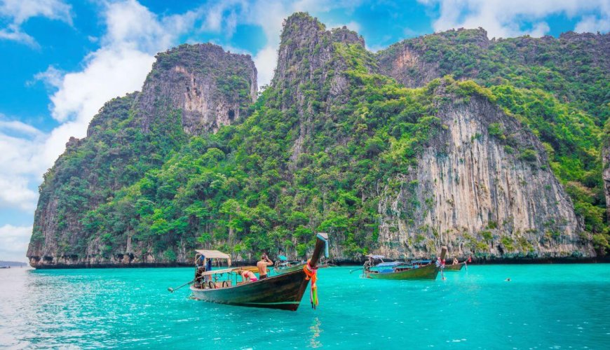 Long Boat Blue Water Maya Bay Phi Phi Island Krabi Thailand
